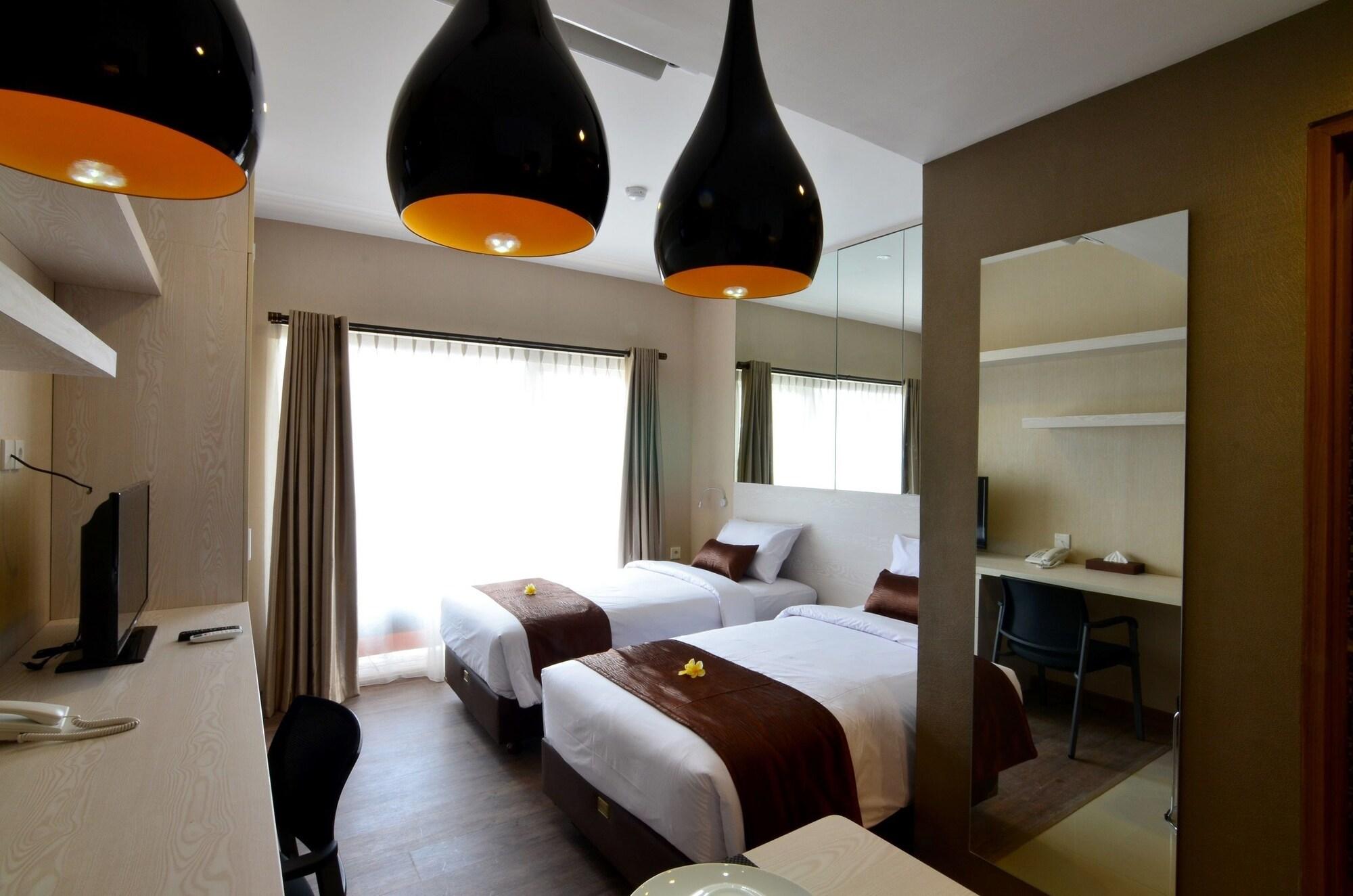 Student Park Hotel Γιογκιακάρτα Εξωτερικό φωτογραφία