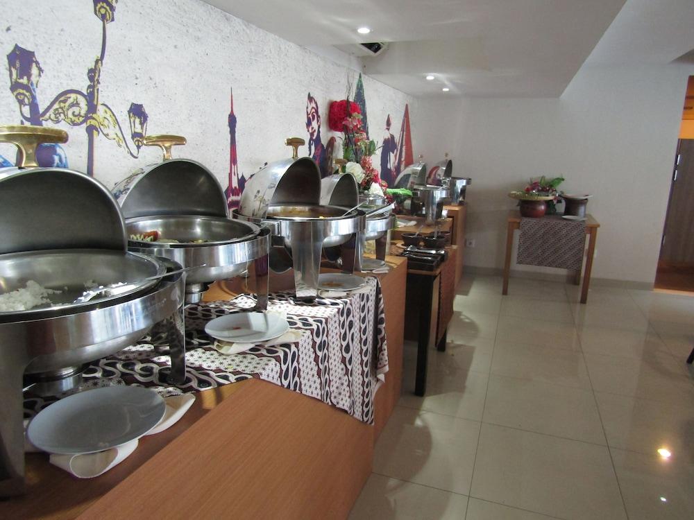 Student Park Hotel Γιογκιακάρτα Εξωτερικό φωτογραφία