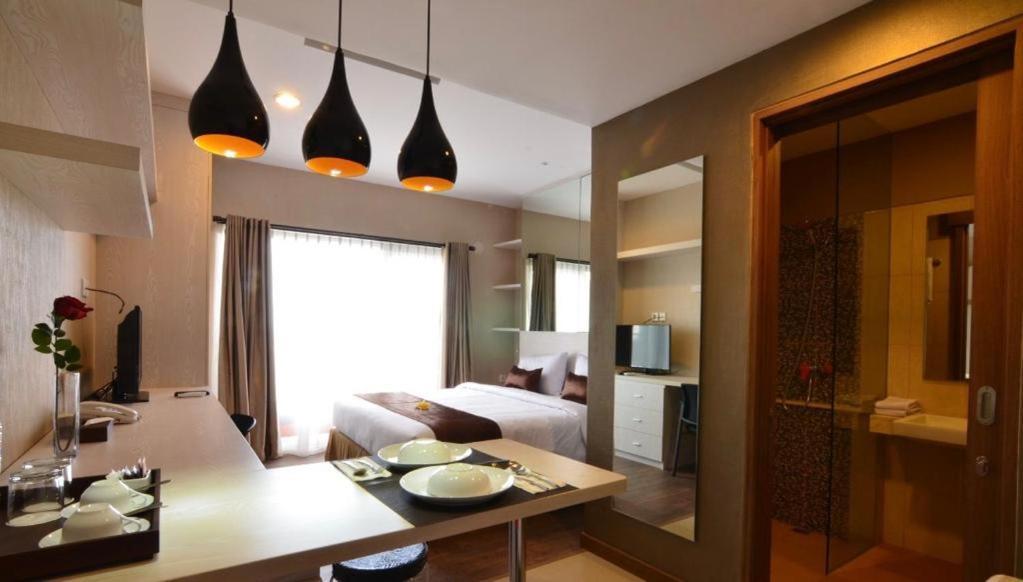 Student Park Hotel Γιογκιακάρτα Εξωτερικό φωτογραφία