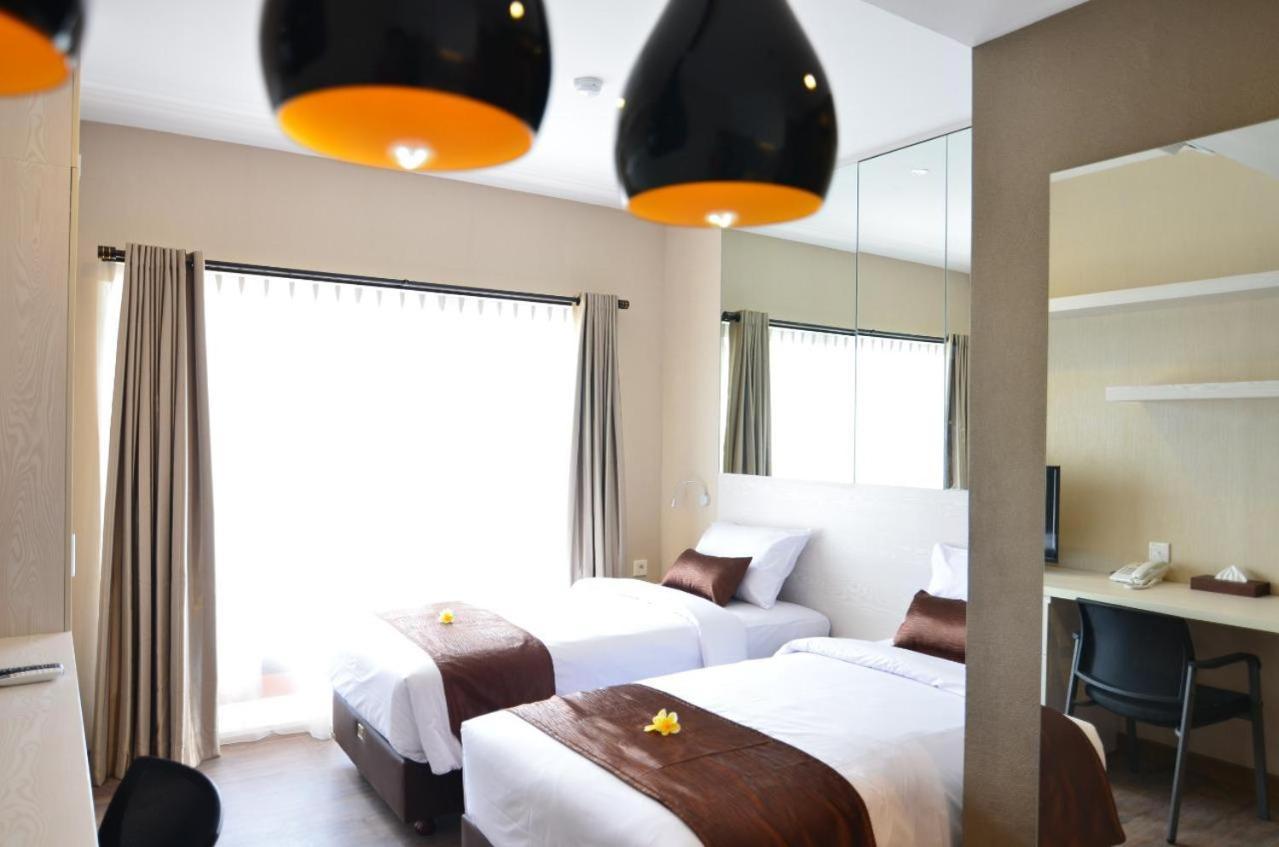 Student Park Hotel Γιογκιακάρτα Εξωτερικό φωτογραφία