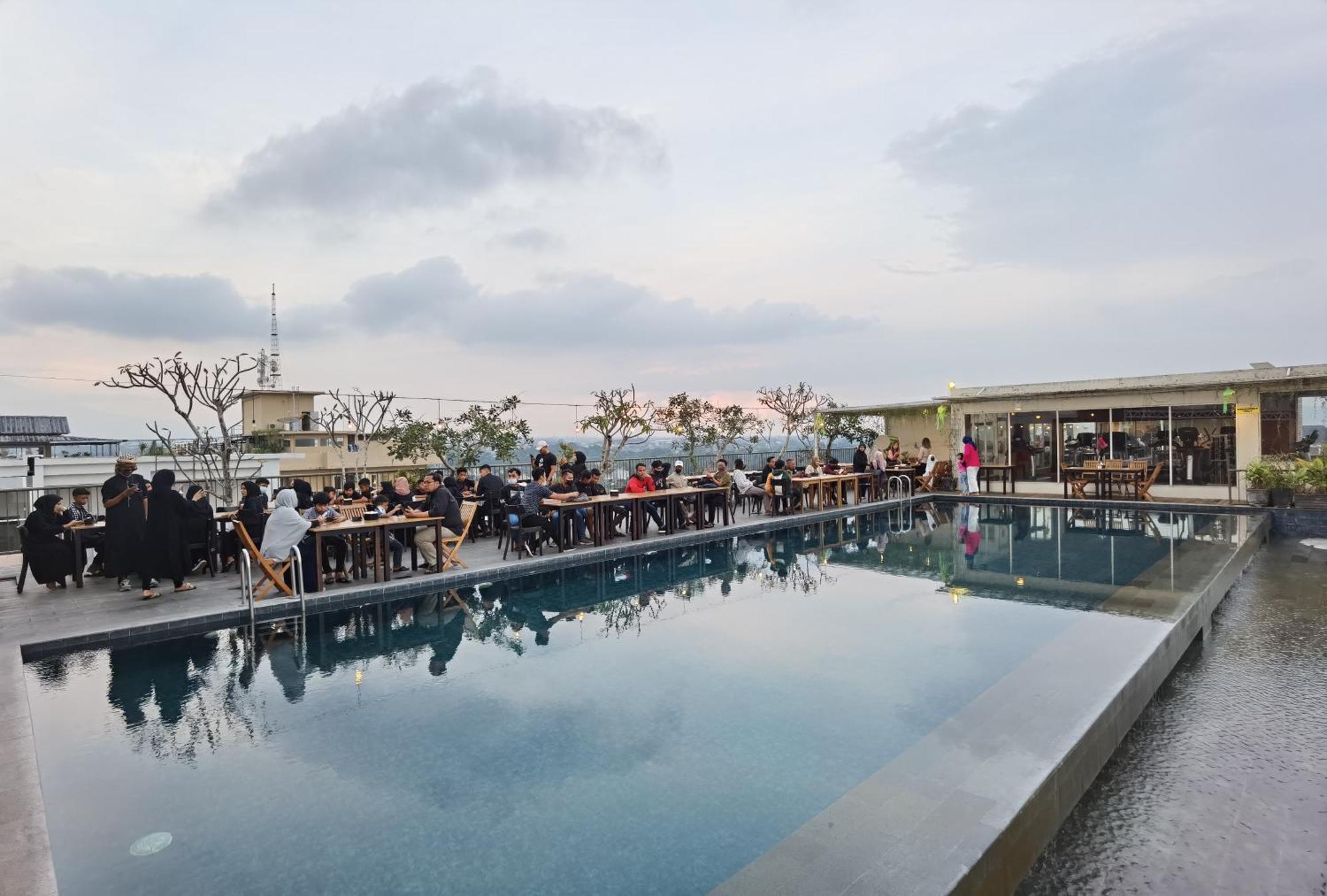 Student Park Hotel Γιογκιακάρτα Εξωτερικό φωτογραφία