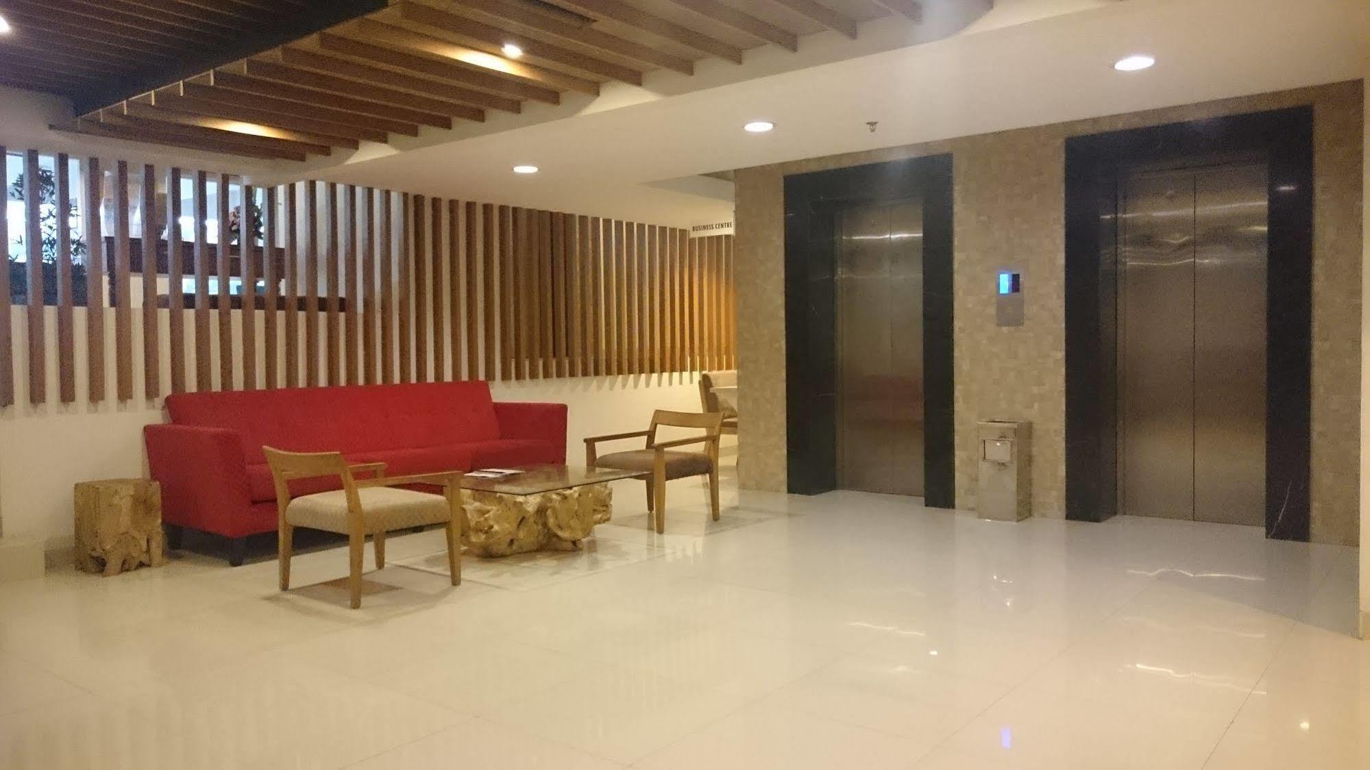 Student Park Hotel Γιογκιακάρτα Εξωτερικό φωτογραφία