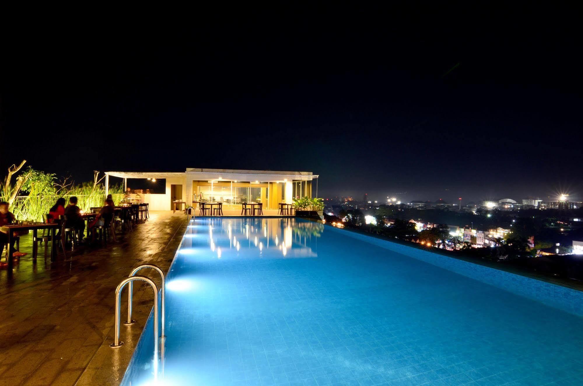 Student Park Hotel Γιογκιακάρτα Εξωτερικό φωτογραφία