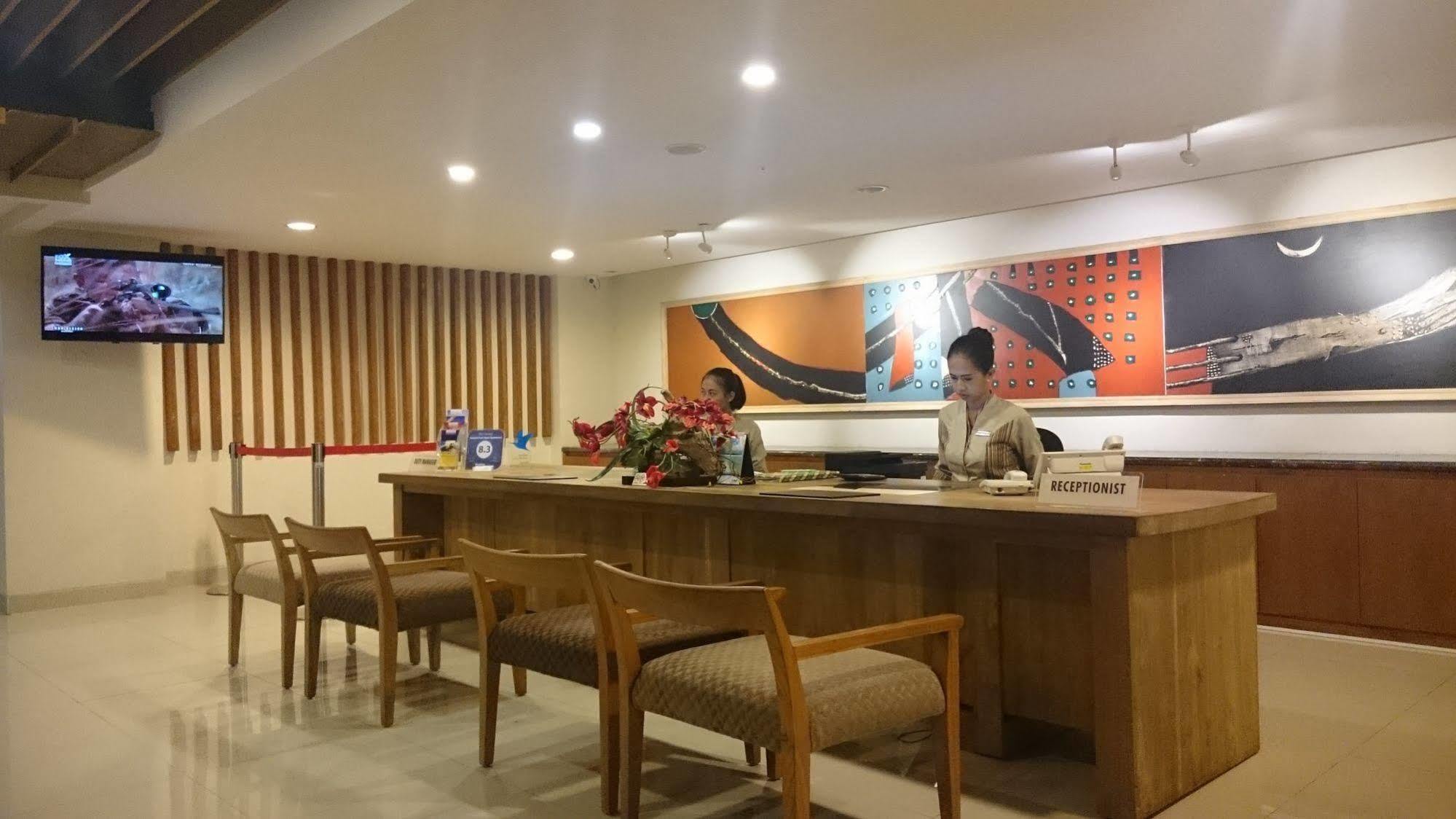 Student Park Hotel Γιογκιακάρτα Εξωτερικό φωτογραφία
