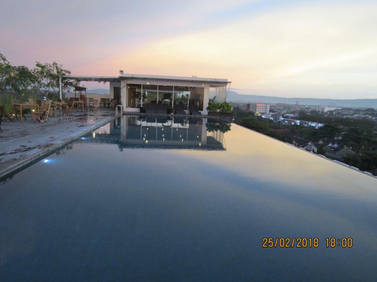 Student Park Hotel Γιογκιακάρτα Εξωτερικό φωτογραφία