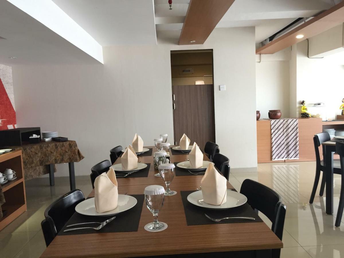 Student Park Hotel Γιογκιακάρτα Εξωτερικό φωτογραφία